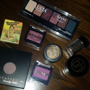 Bundle of shadows/foils/pigments